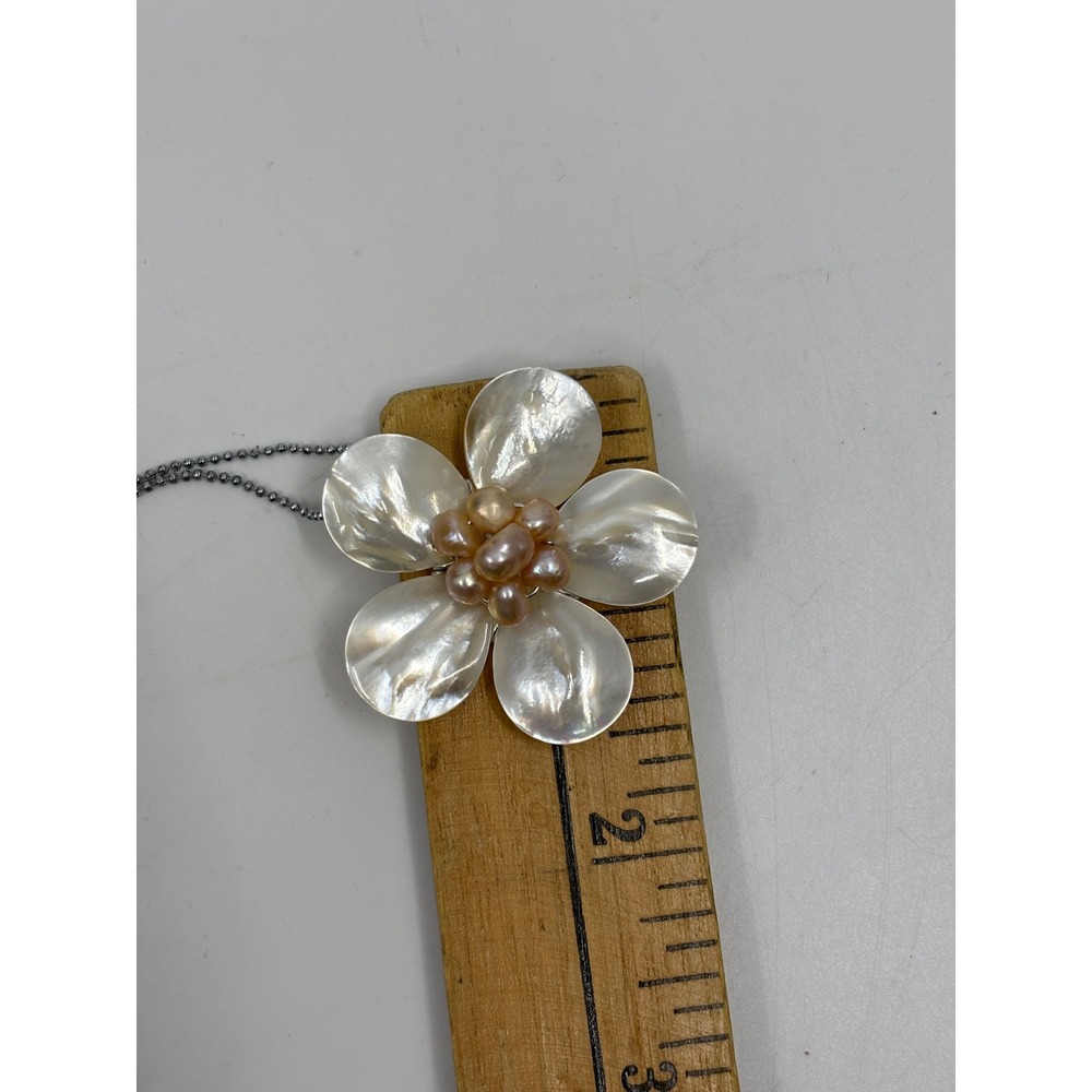 Mother of Pearl Shell Flower Pendant Necklace Pink Freshwater Pearl 18KGP 18in - Picture 8 of 9